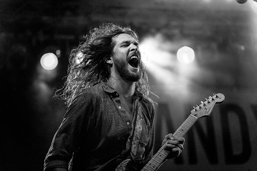 Melodías y marketing: cómo los músicos pueden dominar las estrategias de distribución