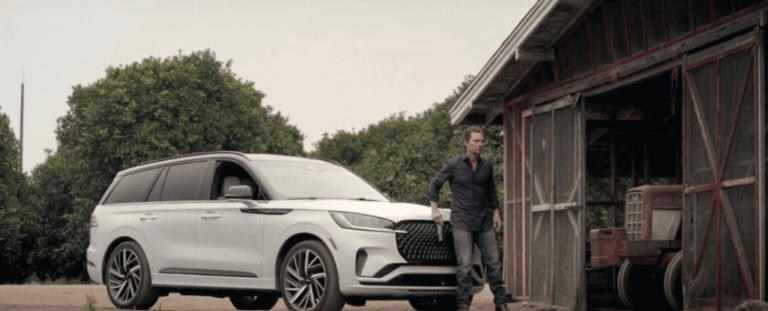 ¿Quién es el chico del comercial de Lincoln? La misteriosa voz detrás del volante