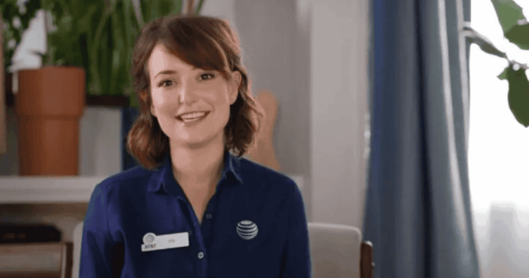 La chica AT&T: Lily Adams, Milana Vayntrub y el poder de la marca de personajes