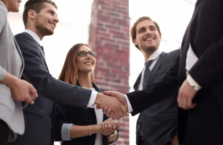¿Qué hace que un sistema DAM sea esencial para los equipos de marketing?