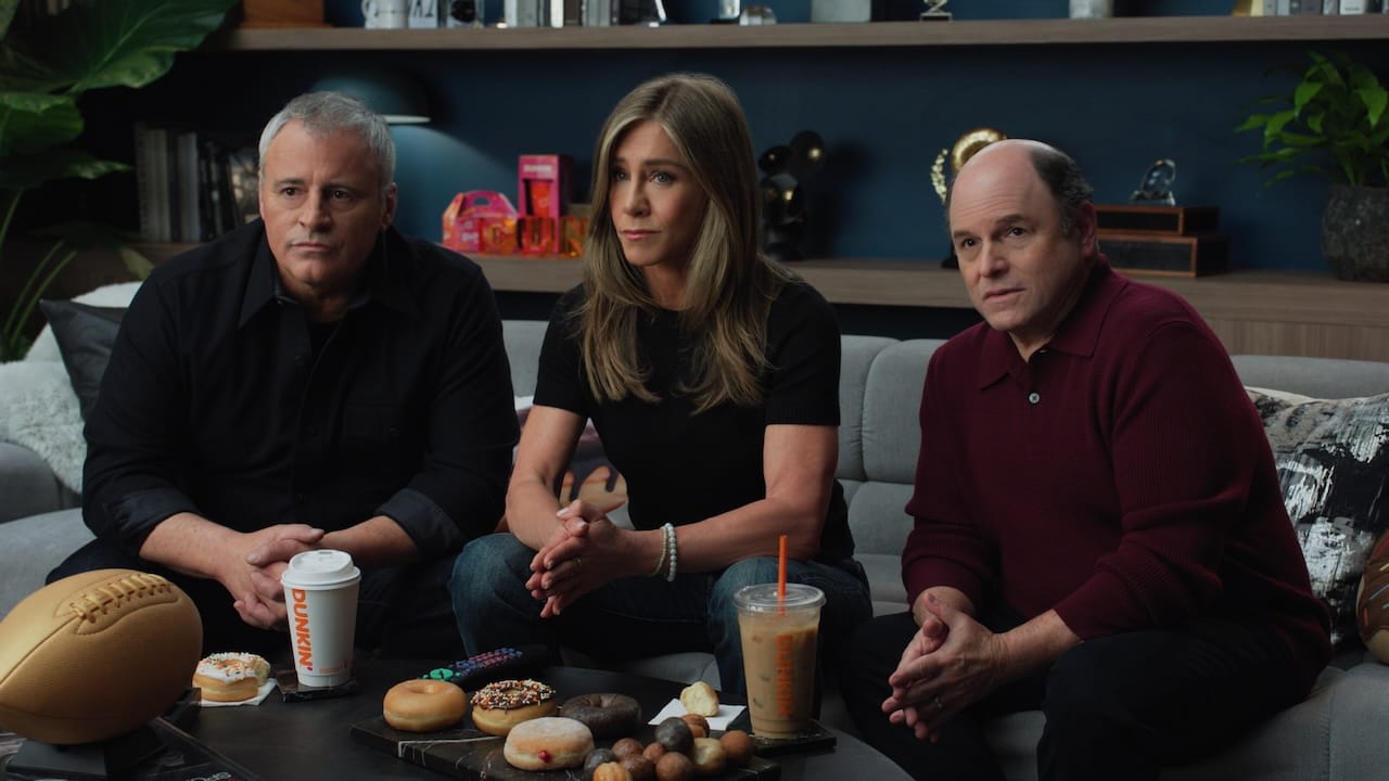 https://eu-images.contentstack.com/v3/assets/bltea7aee2fca050a19/blt5171610ebca9a8ca/69826921f81d8eef248 a8a24/matt-leblanc-jennifer-aniston-jason-alexander.jpeg?auto=webp&disable=upscale&quality=80&width=1280