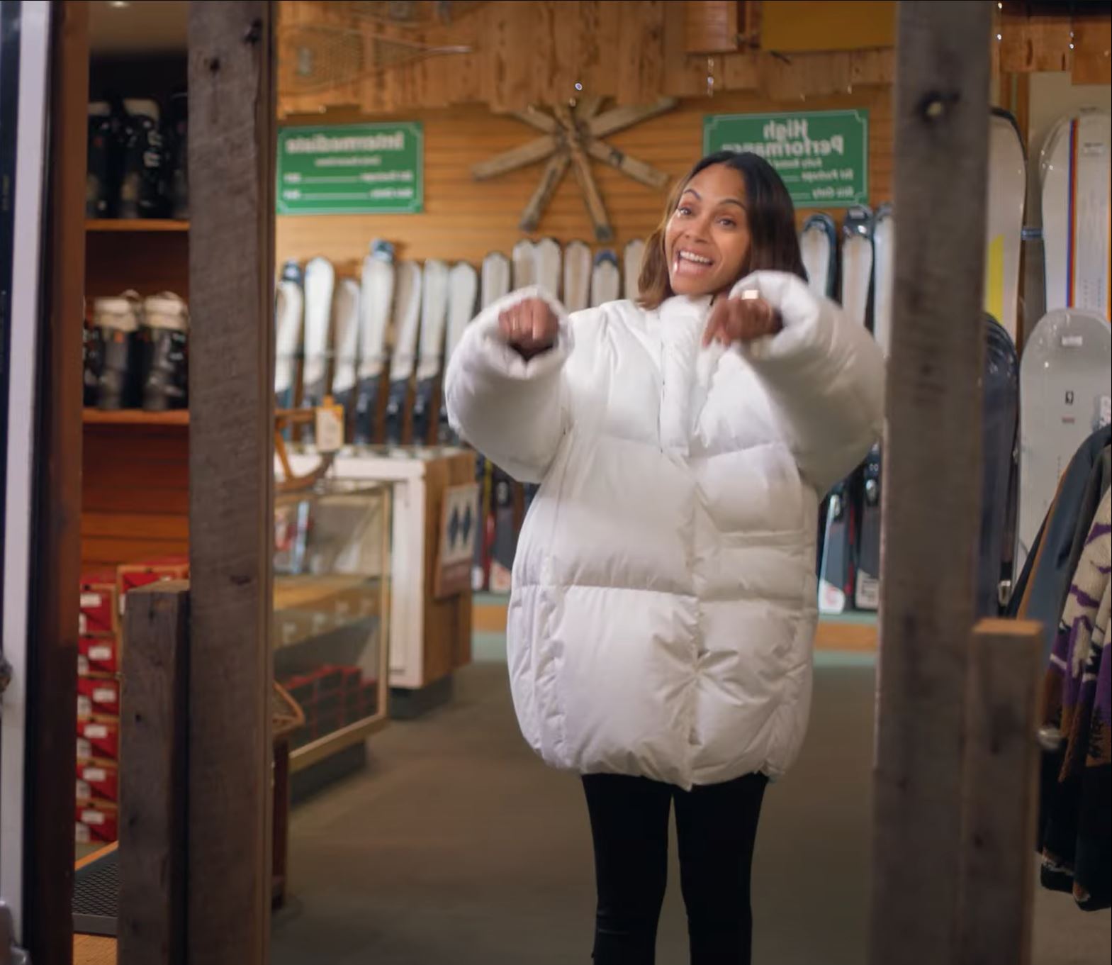 Zoe Saldaña aparece en una campaña publicitaria de T-Mobile