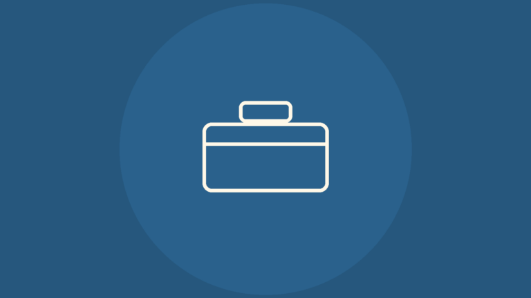 Icono lineal de maletin sobre fondo azul para criterios de diseno de marca